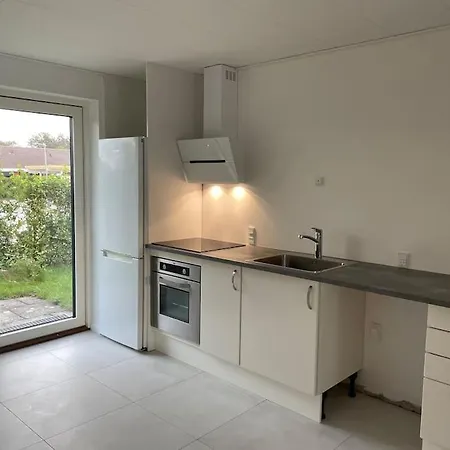 Apartment Skont Raekkehus Med Have *