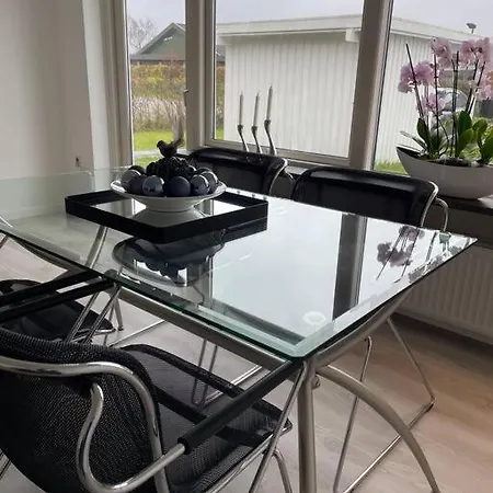 Apartment Skont Raekkehus Med Have