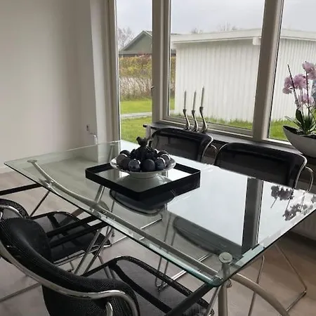Skont Raekkehus Med Have Apartment Gistrup