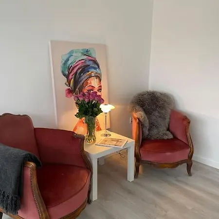 Apartment Skont Raekkehus Med Have Gistrup