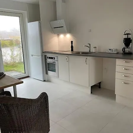 Skont Raekkehus Med Have * Gistrup